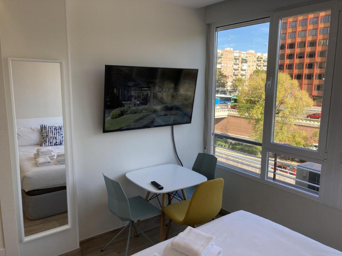 Castellana Skyline Madrid Apartments Exterior photo